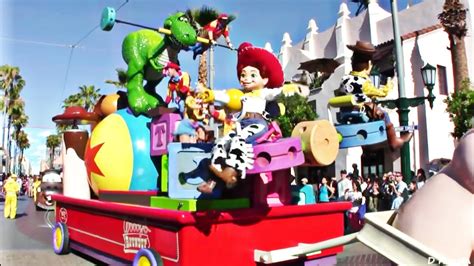 Toy Story Parade The Complete Pixar Play Parade At Disneyland S