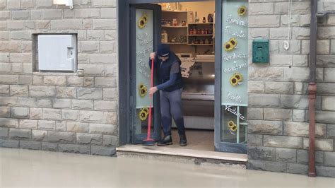 Un Alluvione Ha Colpito Emilia Romagna E Marche Oltre Mille