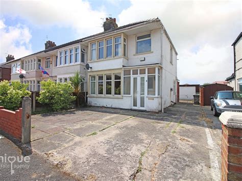 3 Bed Semi Detached House For Sale In Whinfield Avenue Fleetwood