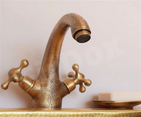 Engraved Brass Faucet With Bronze Color And Engraved Finish