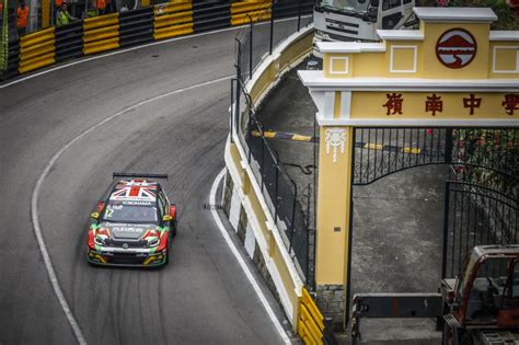 Macau Master Rob Huff Seals Race One Pole With Dramatic Last Gasp