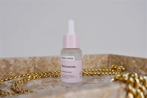 Female Daily Editorial Serum Lokal Terbaru Dengan Kandungan