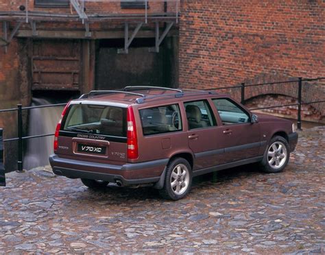 Volvo XC70 & V70 XC - Volvo XC70 & V70XC