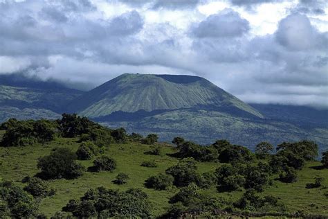 Tour Pendakian Gunung Tambora