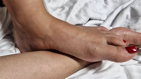 Catching His Cute Feet Freshly Painted Nails Amateur Porn Feat Vickyscotland XHamster