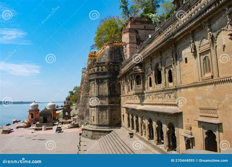 Magnificent Ghats of Maheshwar with Devi Ahilyabai Fort at Historic ...