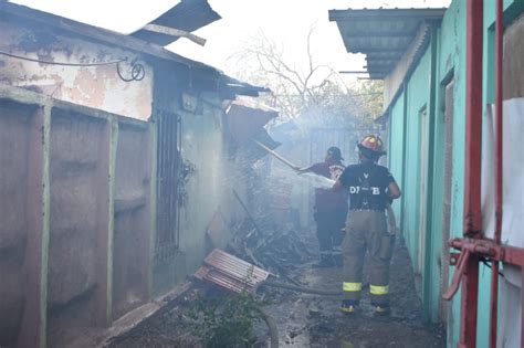 Dantesco Incendio Arrasa Con Una Casa En Colonia Buenavista La Deja En