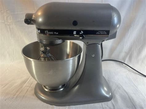 Silver KitchenAid Classic plus mixer. | Online Auctions | Proxibid