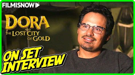 DORA AND THE LOST CITY OF GOLD | Michael Peña "Dora's Father" On-set Interview :: GentNews