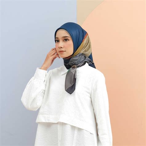 Jual Hijab Motif Segi Empat Deenay Kevia Series Shopee Indonesia