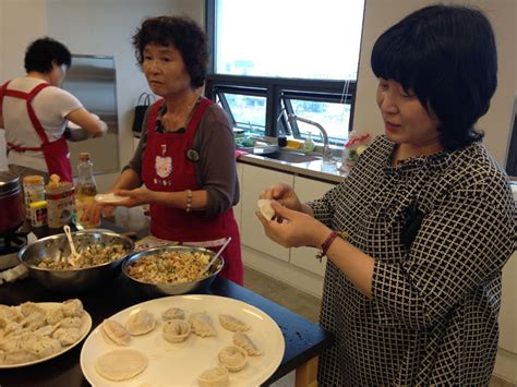 Cooking In Korea Learn To Make Mandu Korean Dumplings