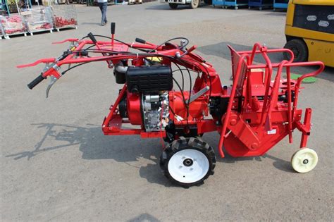 4 Wheel Maize Havesting Harvest Machine Power Tiller Corn Harvester