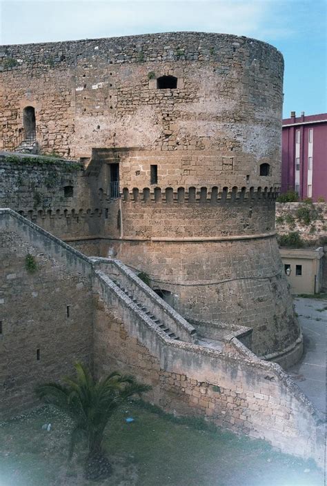 CASTELLO SVEVO Brindisi ViaggiArt