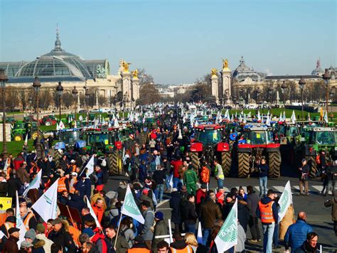 Manifestation D Agriculteurs Paris Laissez Nous Produire