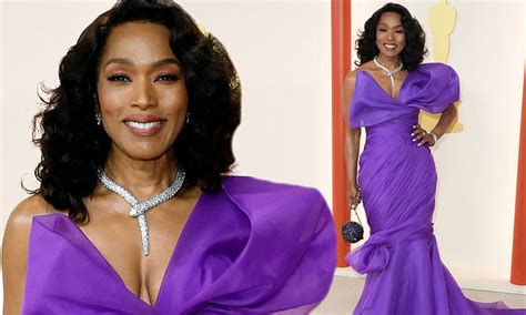 Angela Bassett 64 Looks Regal At Oscars 2023 In Violet Moschino Gown As Shes Nominated