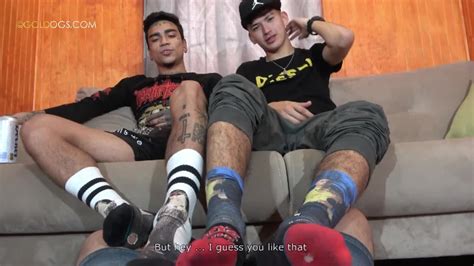 Stinky Latino Skater Socks And Feet Footjob