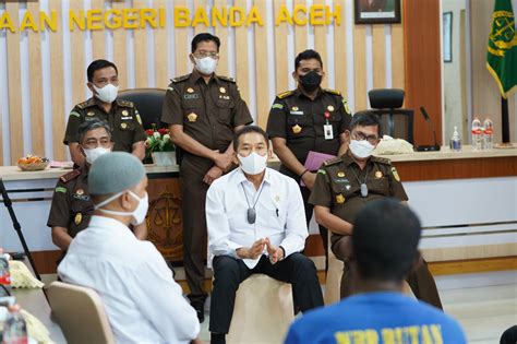 JAKSA AGUNG REPUBLIK INDONESIA SELAKU PENUNTUT UMUM TERTINGGI HADIR