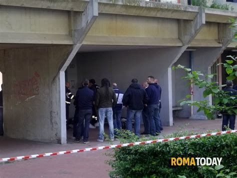 Omicidio Tor Sapienza Uomo Ucciso Con Un Colpo Alla Testa In Via