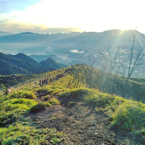 33 Tempat Wisata Alam Di Garut Dengan Pesona Keindahan Yang Sulit