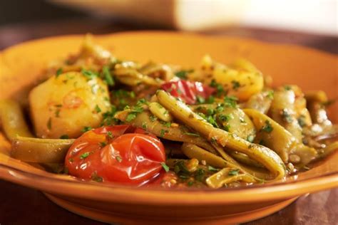 Fasolakia Yiahni Classic Greek Green Beans In Tomato Sauce