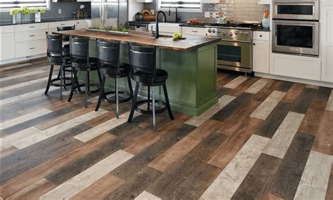 Laminate Kitchen Flooring Ideas: 5 Stylish Examples - The Creative Kitchen