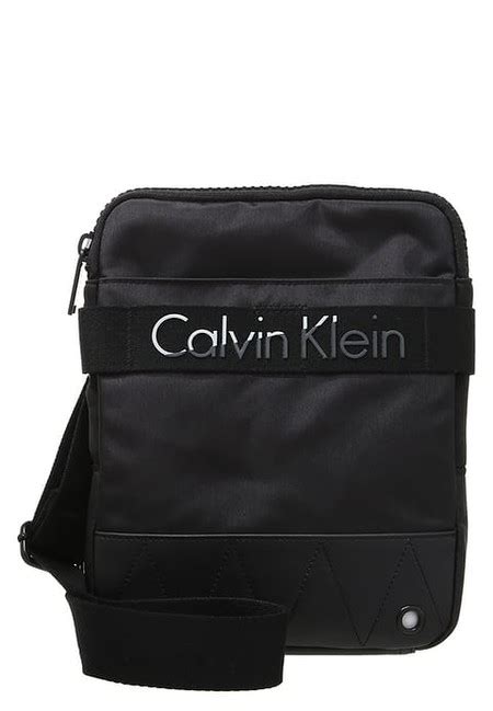 Venta Calvin Klein Bandolera En Stock