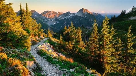 The Best National Trails to Hike in the U.S. — Best Life