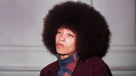 Angela Davis Exhibit Opens at Oakland Museum: Seize the Time