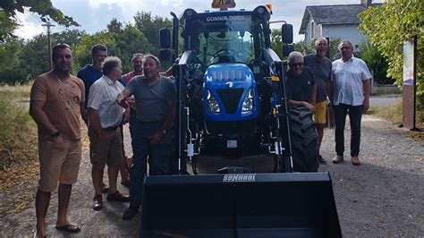 La Commune De Preuilly La Ville Se Dote Dun Nouveau Tracteur