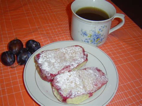 Buchty jako od babičky Recept na pravé kynuté buchty se švestkami