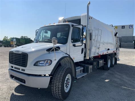 2022 FREIGHTLINER M2 106 MCNEILUS SPLIT REAR LOADER Amtruck Limited