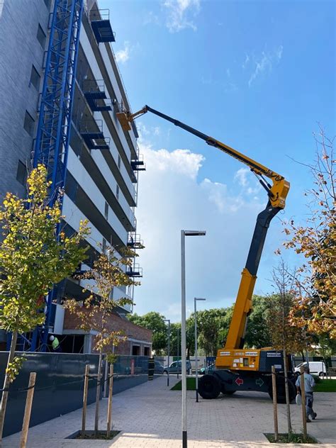 Alquiler Plataforma elevadora de brazo articulado diésel de hasta 32 m