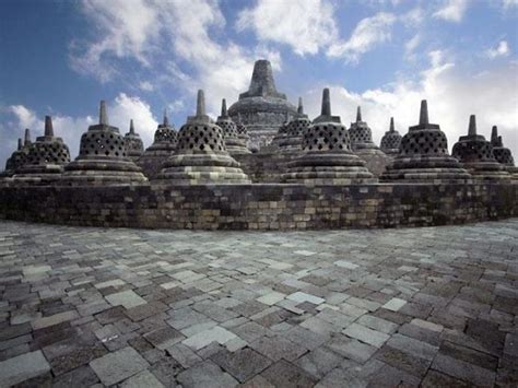 Refleksi Tahun Kompleks Candi Borobudur Sebagai Warisan Dunia Unesco