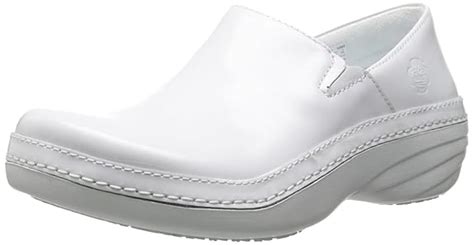 7 Best Shoes for Nurses - Comfortable Nurse Shoes And Reviews