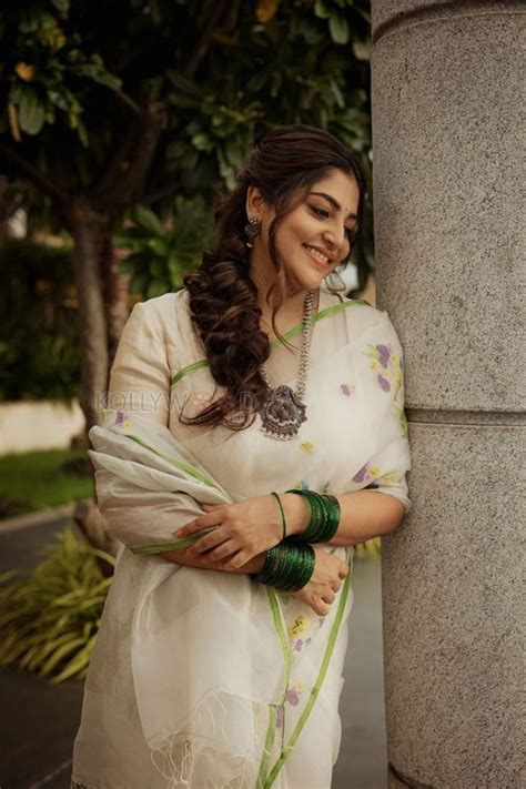 Beautiful Manjima Mohan Onam Saree Photos 05 244684 Kollywood Zone