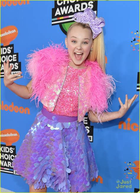 Jojo Siwa Debuts First Of Three Looks At Kids Choice Awards 2018