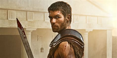 Liam McIntyre el Espartaco más galán de la TV Canal 5 Home Series