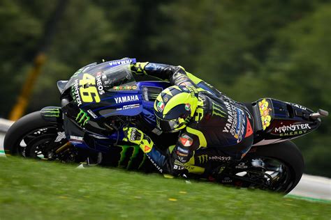 Hasil MotoGP Austria 5 Pembalap Jadi Korban Rossi Nyaris Celaka