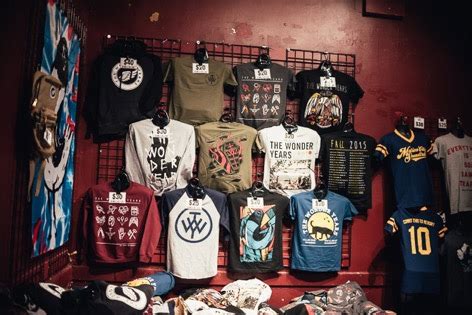 Be A Merch Table Rock Star With These Tips For Musicians