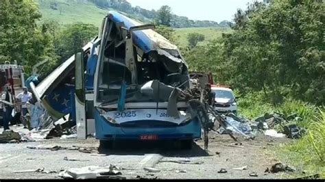 Jornal Nacional Acidente Envolvendo ônibus E Caminhão Provoca