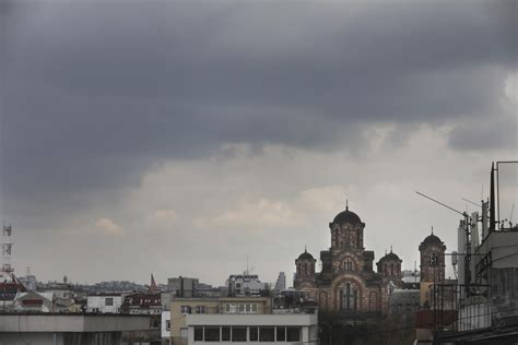 Na snazi žuti i narandžasti meteoalarm Stiže kiša sa pustinjskim