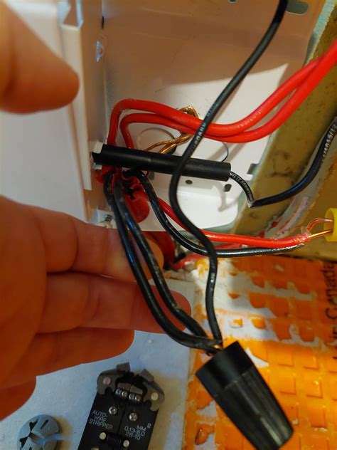 Baseboard heater wiring help : r/HomeMaintenance