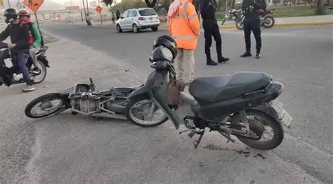 Dos Motociclistas Protagonizaron Un Siniestro Vial Medios Provincia