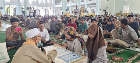 Masjid Al Akbar Surabaya Telah Ikrarkan Mualaf Selama Ramadan