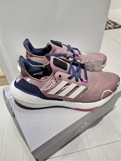 Adidas Ultraboost 22 Women's size US 8, Women's Fashion, Footwear ...