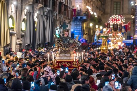 L Ottava Di Sant Agata La Festa Dei Veri Devoti Le Foto Del Saluto