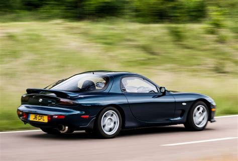 Mazda RX-7 (FD): Performance, Price, and Photos