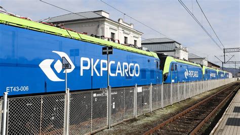 Kilka tysięcy osób straci pracę Zarząd PKP Cargo przewiduje zwolnienia