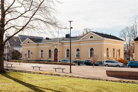 Senaatti kiinteistöt myy maanmittauskonttorin korttelin Hämeenlinnassa