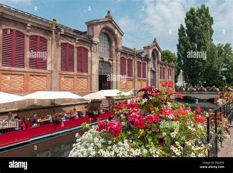 Marche Couvert De Colmar Banque De Photographies Et Dimages à Haute